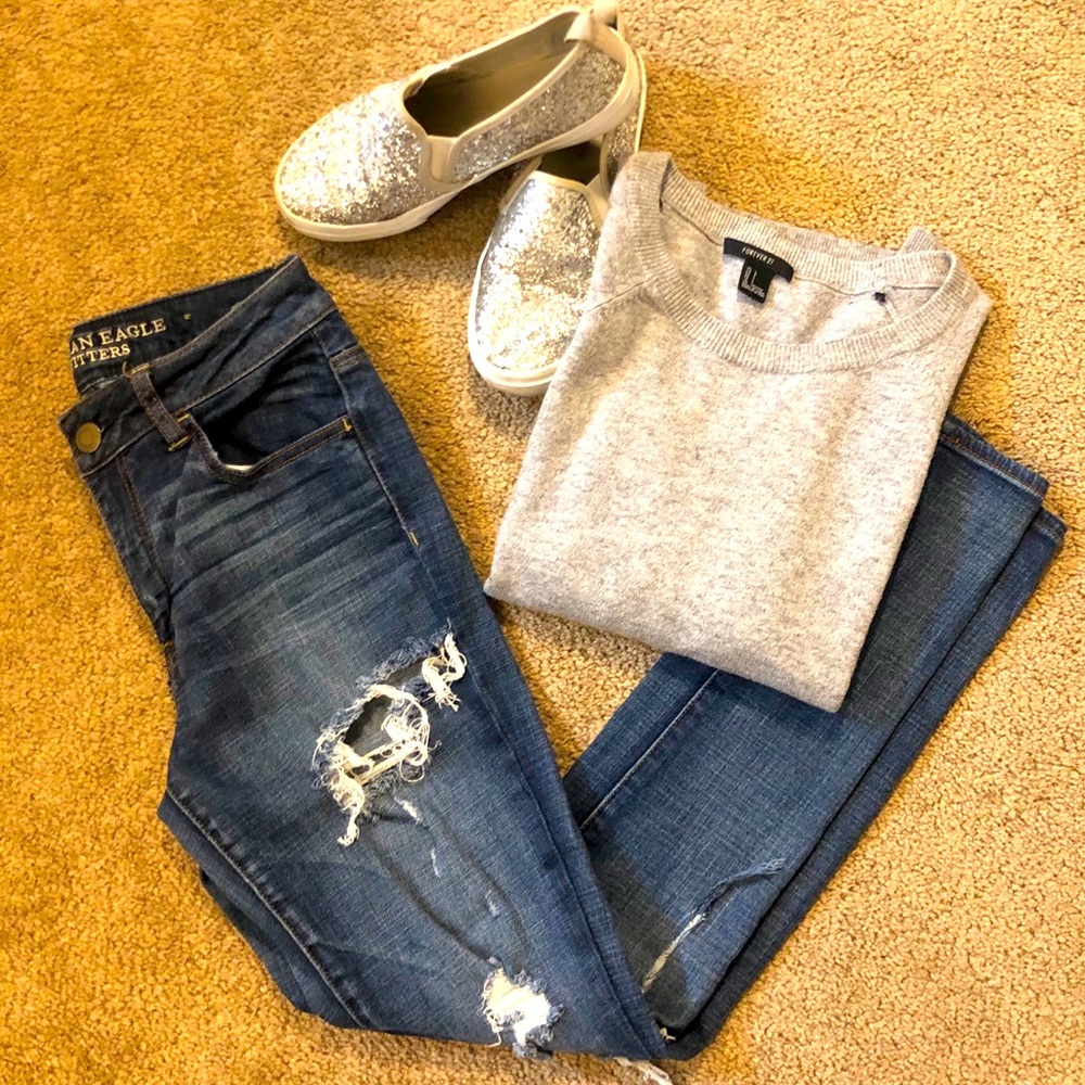 💙 American Eagle Size 6 Distressed Jean 💙